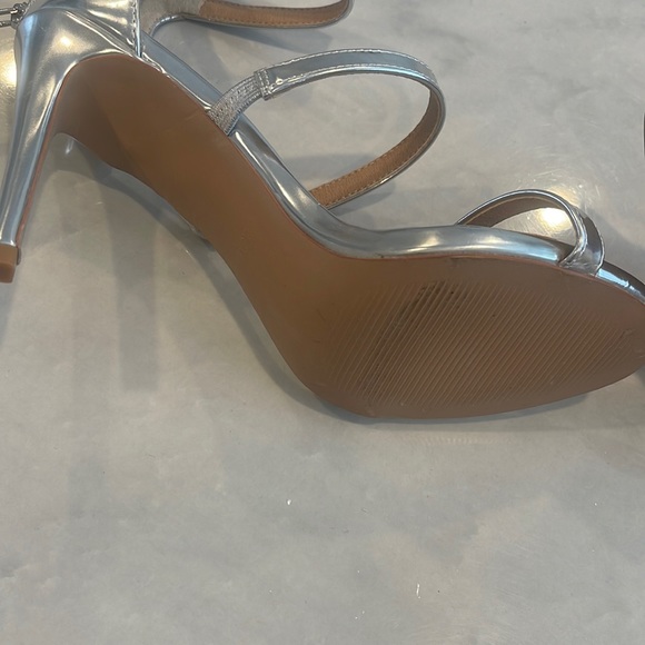 Steve Madden size 8.5 , 4 in heels EUC - Picture 3 of 12